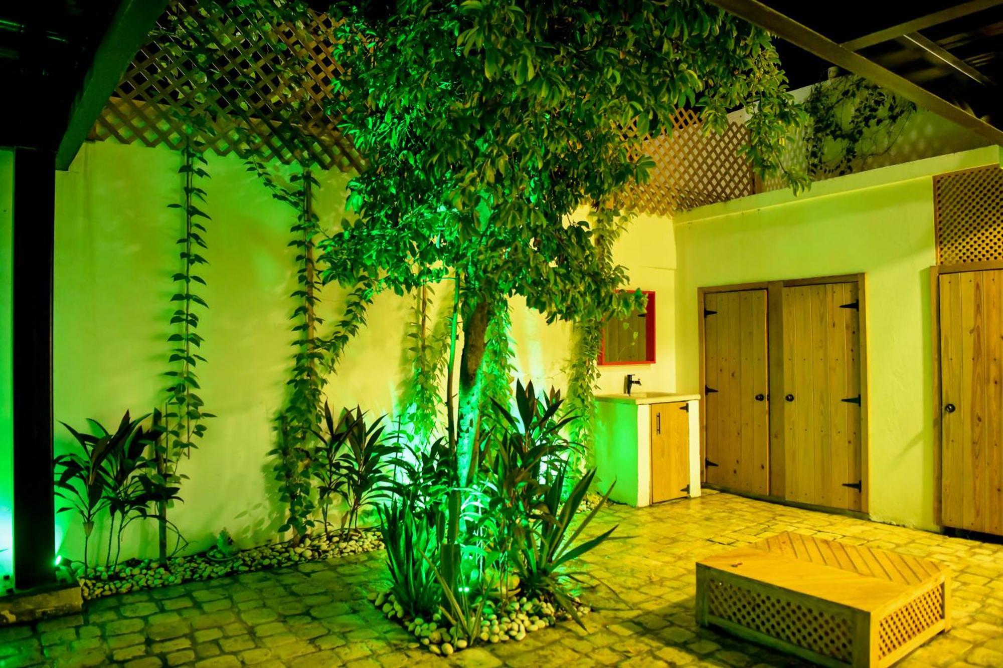 Honky Tonk Colonial Hotel Santo Domingo Exterior photo